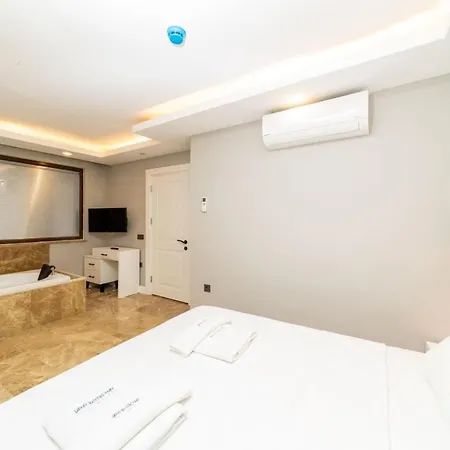 Flat With Jacuzzi And Sea View In Antalya Apartament *