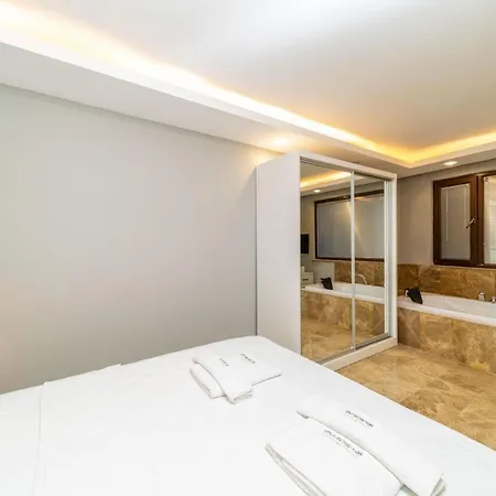 Flat With Jacuzzi And Sea View In Antalya Kaş